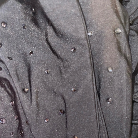 Skims - Picture 2 of 2